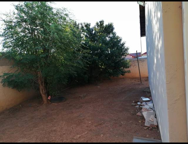 2 BEDROOM HOUSE FOR SALE IN LAKESIDE
